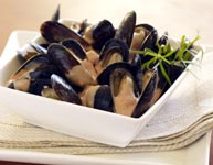 Mussels served with sauce using creme fraiche